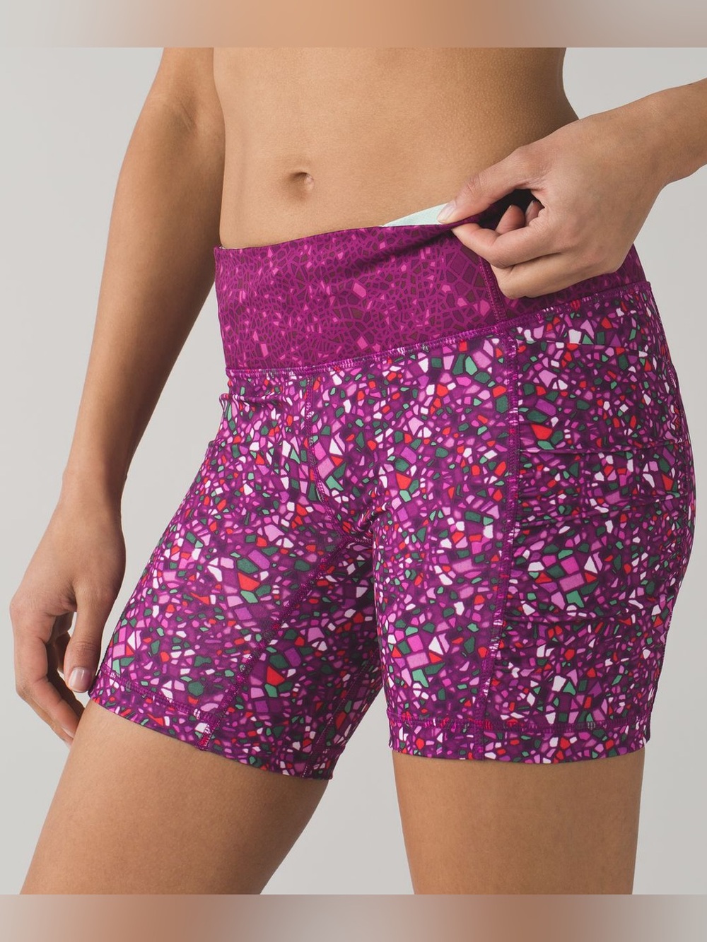 Lululemon Speed Track Short
Paradise Camo Multi / Paradise Geo Regal Plum Multi